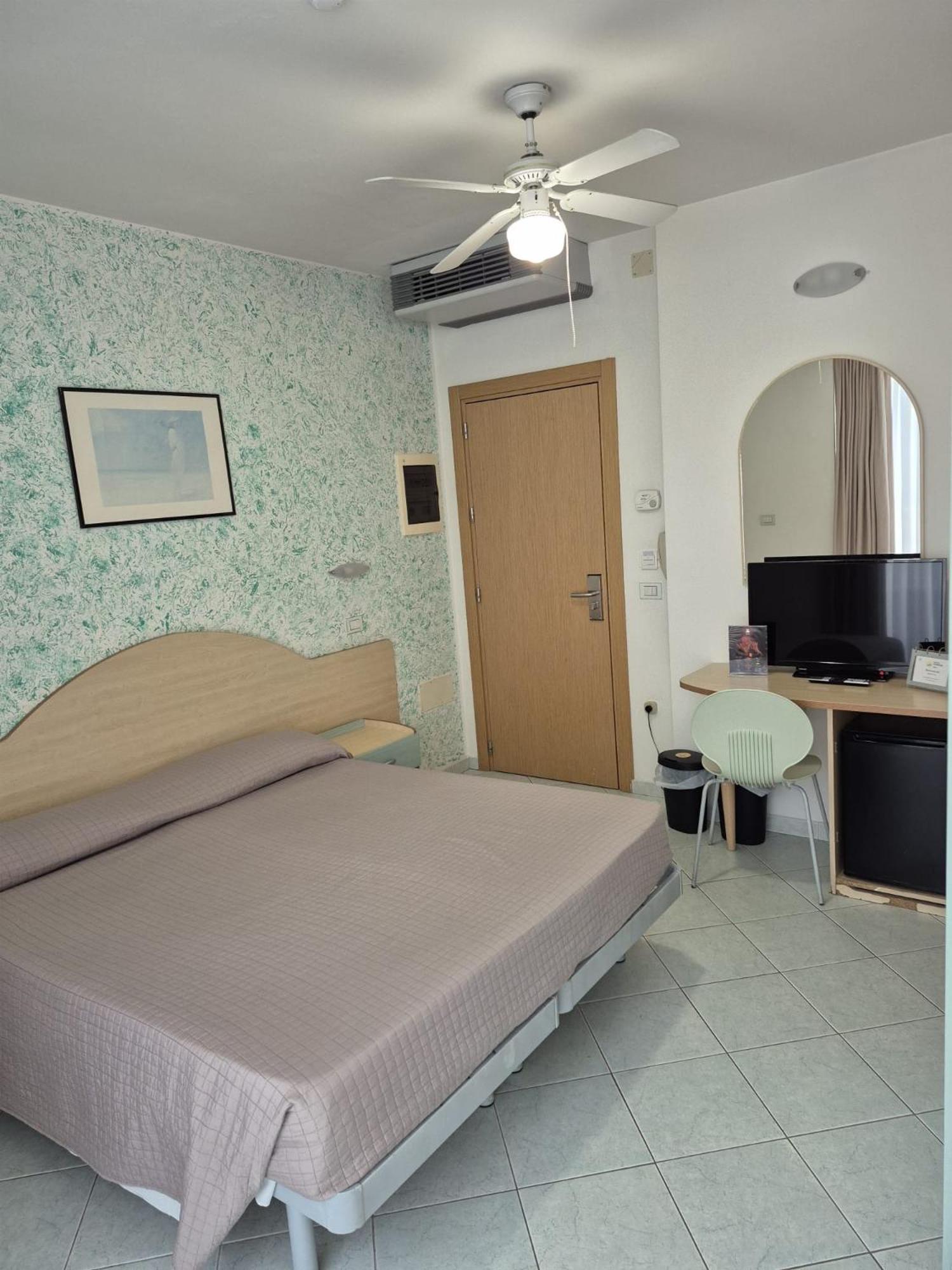 Hotel Romagna Cattolica Esterno foto
